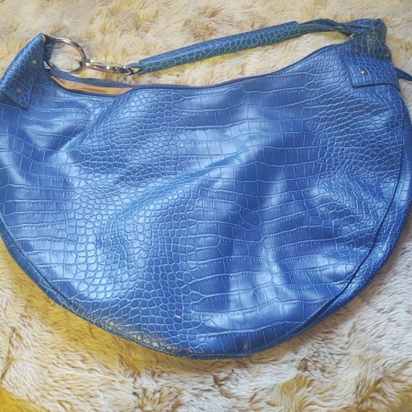 Purse - Picture 1 of 3